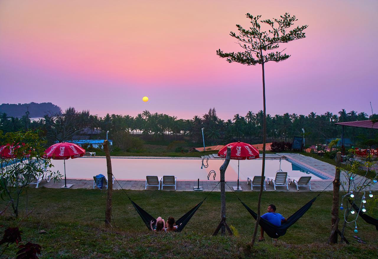 Lover View Pool Bar & Bungalows Ngwesaung Luaran gambar