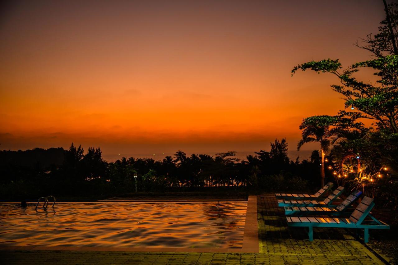 Lover View Pool Bar & Bungalows Ngwesaung Luaran gambar